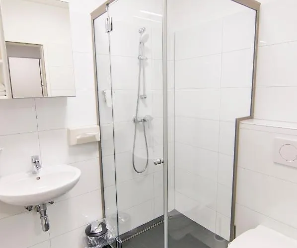 L201 - 24h Self-check In *