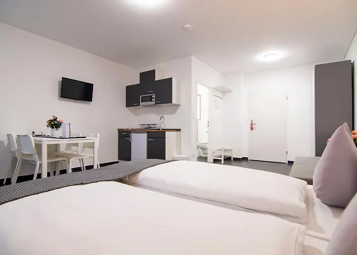 L201 - 24h Self-check In *